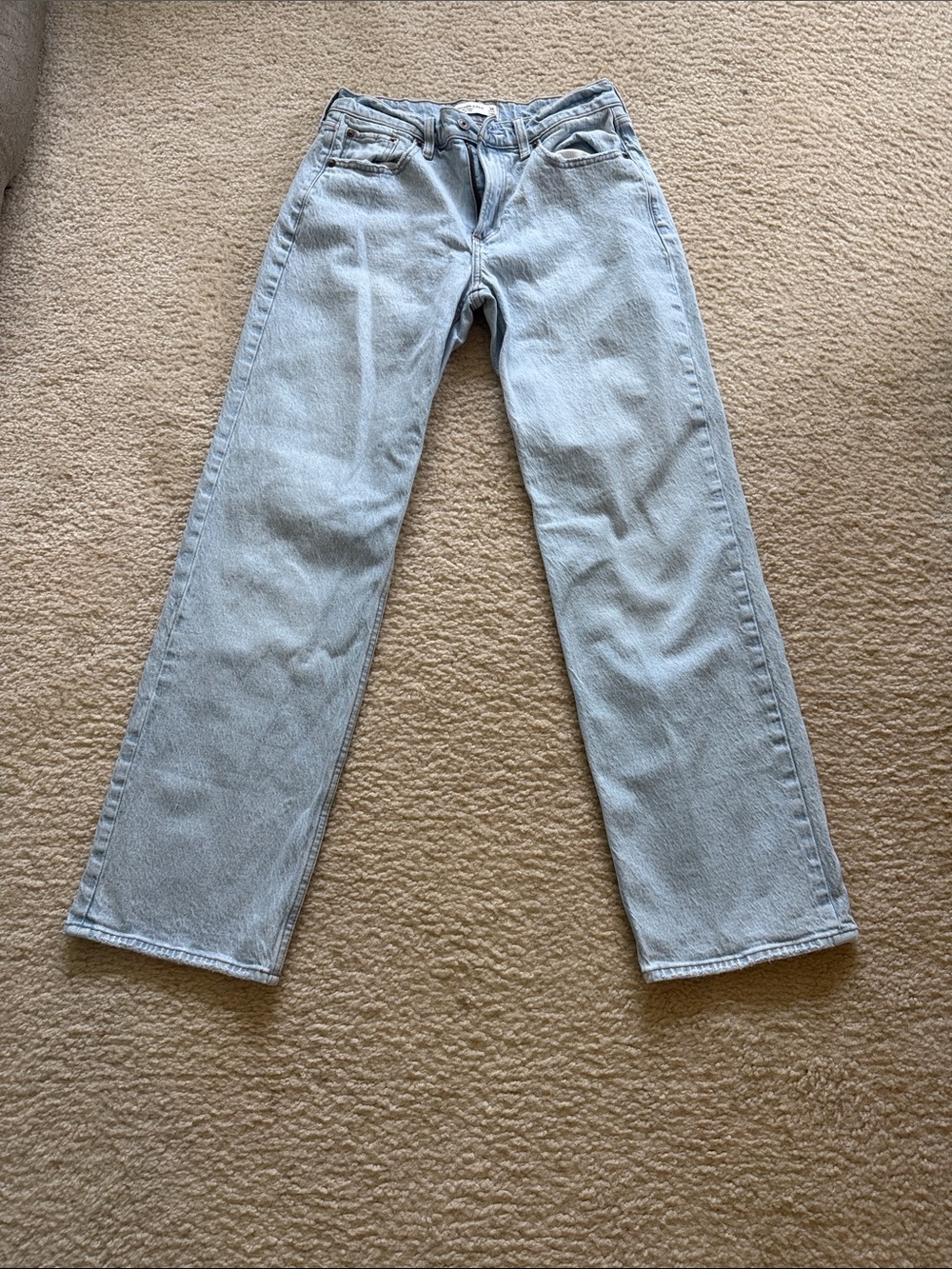 Abercrombie & Fitch Light Wash Straight Leg Women’s Jeans